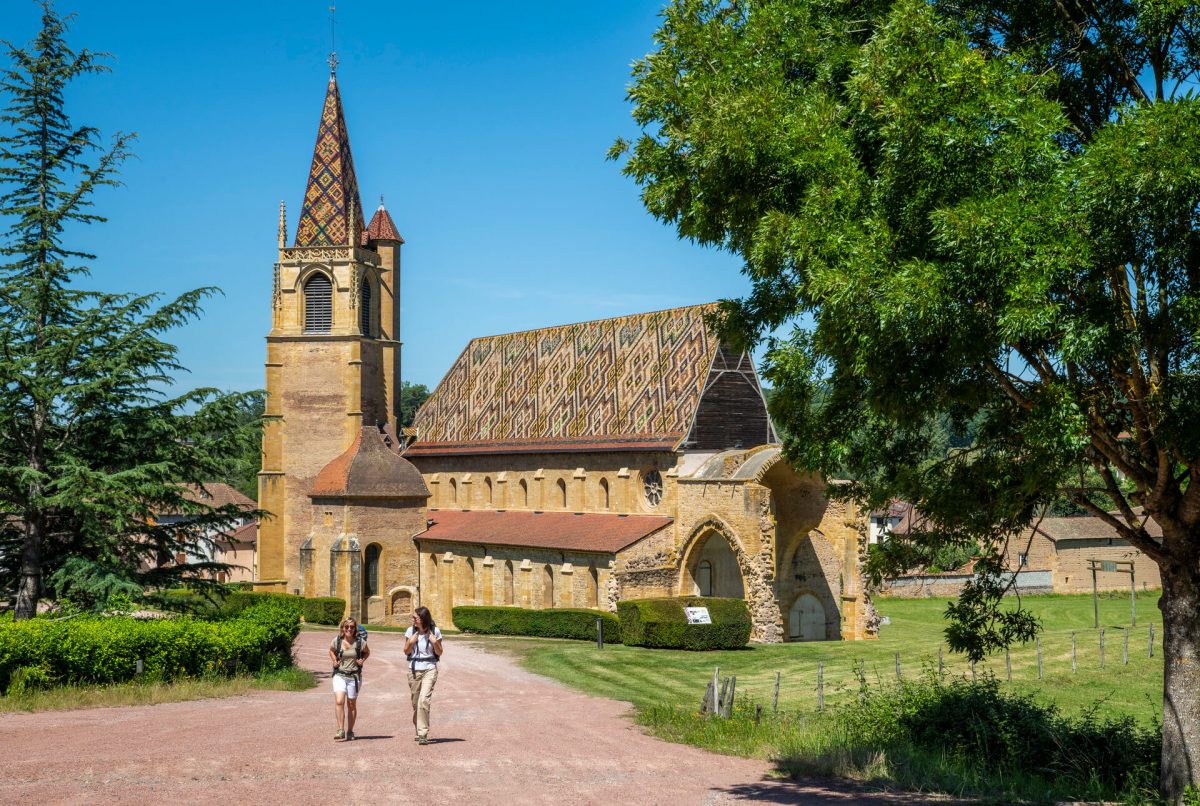 Chemin de Saint-Jacques-de-Compostelle, Les étapes dans le Roannais