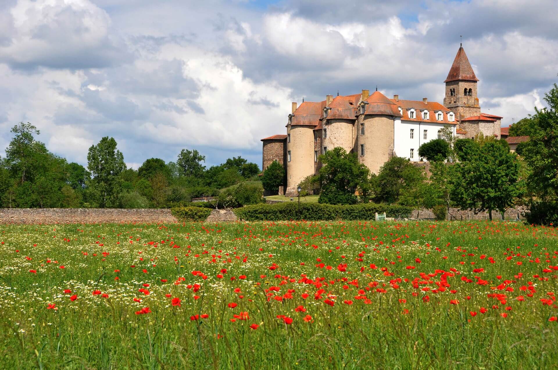 The Priory of Pommiers-en-Forez - Roannais Tourisme