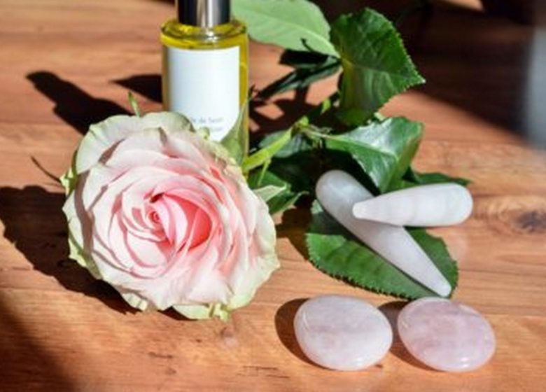 Découverte des bienfaits du Massage au Quartz rose et à l’Huile de Rose Bio