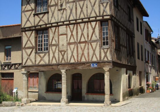 Saint-Germain-Laval, village médiéval remarquable - Roannais Tourisme